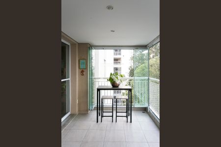 Varanda de apartamento à venda com 2 quartos, 107m² em Vila Andrade, São Paulo