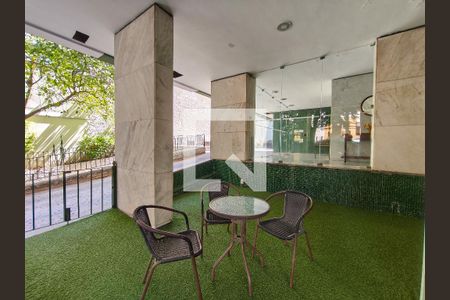 Fachada e portaria de apartamento à venda com 2 quartos, 90m² em Tijuca, Rio de Janeiro