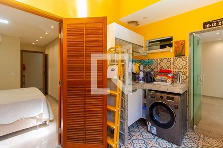 Área de Serviço de casa à venda com 6 quartos, 350m² em Vila Bancaria, São Paulo