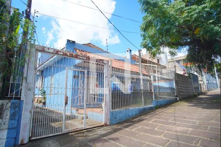 Fachada de casa à venda com 3 quartos, 254m² em Petrópolis, Porto Alegre