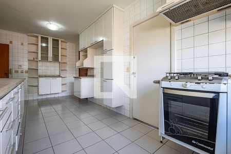 Cozinha de apartamento à venda com 4 quartos, 192m² em Vila Madalena, São Paulo