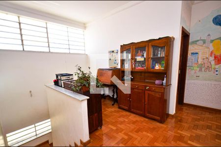 Corredor de casa para alugar com 7 quartos, 314m² em Serra, Belo Horizonte