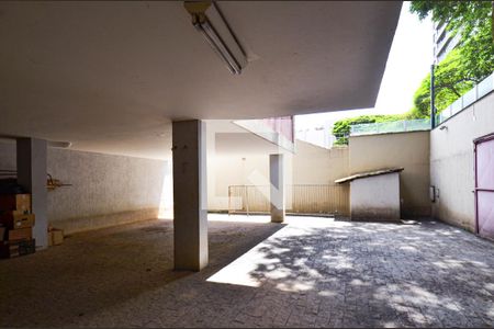Garagem de casa à venda com 7 quartos, 314m² em Serra, Belo Horizonte