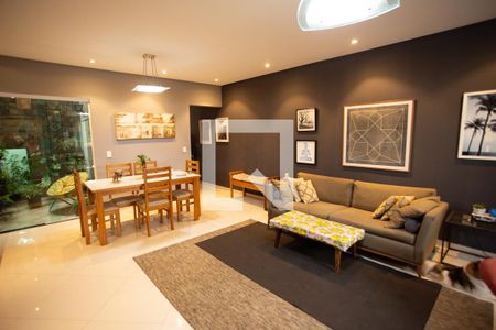 Sala de casa à venda com 3 quartos, 150m² em Vila Mariza Mazzei, São Paulo