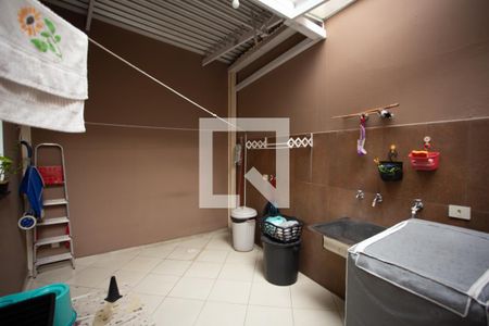 ÁREA DE SERVIÇO de casa à venda com 3 quartos, 150m² em Vila Mariza Mazzei, São Paulo