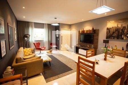 Sala de casa à venda com 3 quartos, 150m² em Vila Mariza Mazzei, São Paulo