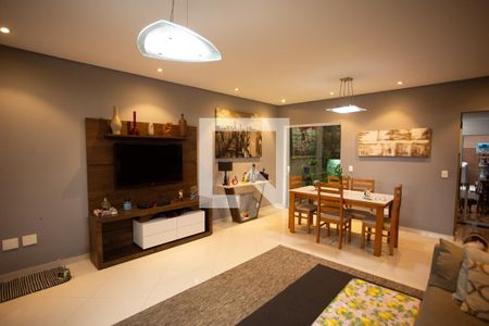 Sala de casa à venda com 3 quartos, 150m² em Vila Mariza Mazzei, São Paulo