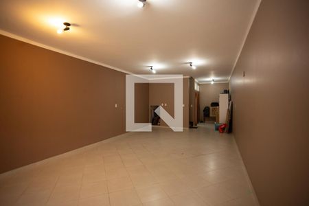 GARAGEM de casa à venda com 3 quartos, 150m² em Vila Mariza Mazzei, São Paulo