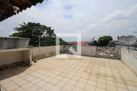 Área de Serviço de casa para alugar com 3 quartos, 175m² em Jardim das Oliveiras, São Paulo