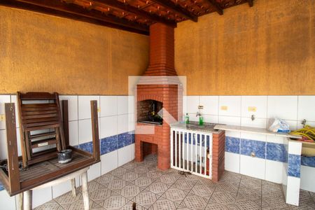 Área de Serviço / Churrasqueira de casa para alugar com 3 quartos, 175m² em Jardim das Oliveiras, São Paulo