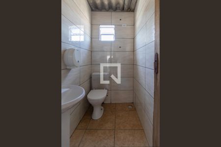 Banheiro de Serviço de casa à venda com 3 quartos, 200m² em Vila Jacuí, São Paulo