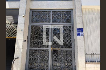 Fachada + Plaquinha de apartamento à venda com 1 quarto, 40m² em Liberdade, São Paulo