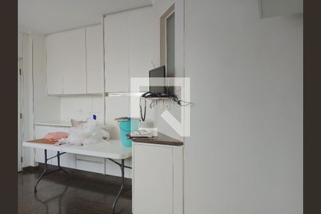 Cozinha de apartamento para alugar com 4 quartos, 337m² em Higienópolis, São Paulo