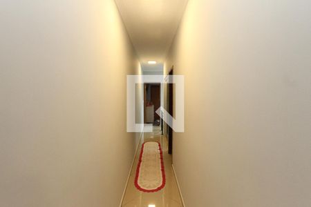 Corredor de casa à venda com 3 quartos, 180m² em Vila Lucia, São Paulo
