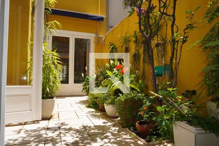 Quintal de casa à venda com 3 quartos, 203m² em Pinheiros, São Paulo