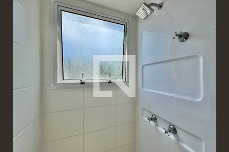 Banheiro Social de apartamento para alugar com 2 quartos, 55m² em Vargem Grande, Rio de Janeiro