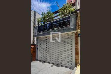 Fachada de casa à venda com 3 quartos, 300m² em Vila Mascote, São Paulo