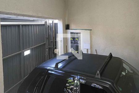 Garagem de casa à venda com 3 quartos, 75m² em Jardim Colorado, São Paulo