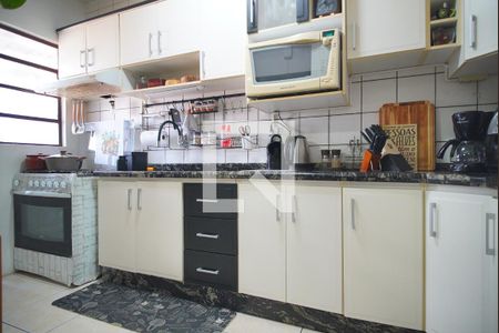 Cozinha de apartamento à venda com 2 quartos, 69m² em Sarandi, Porto Alegre