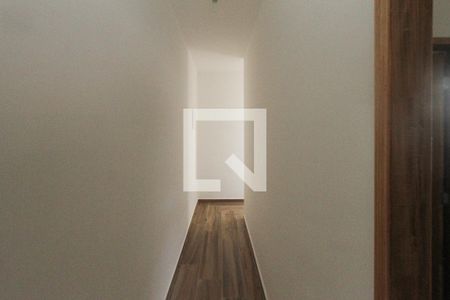 Corredor de casa à venda com 3 quartos, 131m² em Vila Carrão, São Paulo