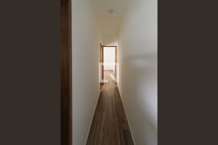 Corredor de casa à venda com 3 quartos, 92m² em Vila Carrão, São Paulo