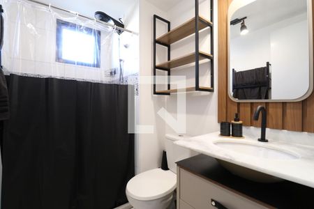 Banheiro de kitnet/studio para alugar com 1 quarto, 25m² em Pompeia, São Paulo