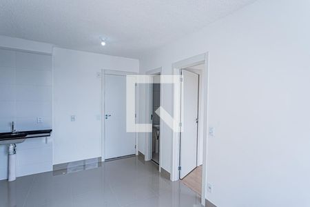 Sala, cozinha e área de serviço de apartamento para alugar com 2 quartos, 36m² em Vila Pirituba, São Paulo