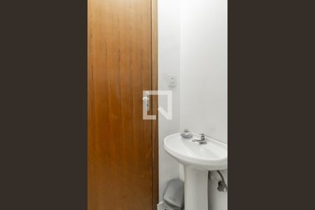 Lavabo de casa de condomínio para alugar com 2 quartos, 75m² em Jardim Matarazzo, São Paulo