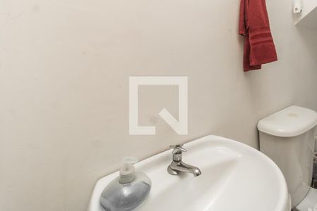 Lavabo de casa de condomínio para alugar com 2 quartos, 75m² em Jardim Matarazzo, São Paulo