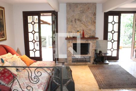 Sala de casa de condomínio para alugar com 4 quartos, 750m² em Jardim Sao Paulo Ii, Cotia