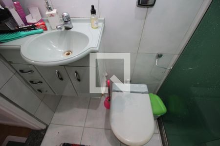 Banheiro de apartamento à venda com 2 quartos, 50m² em Brás de Pina, Rio de Janeiro