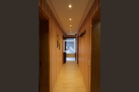 Corredor de casa para alugar com 3 quartos, 164m² em Agronomia, Porto Alegre