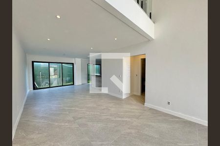 Sala de casa de condomínio à venda com 4 quartos, 180m² em Vargem Pequena, Rio de Janeiro