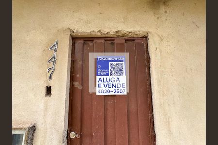 Plaquinha instalada de casa à venda com 3 quartos, 305m² em Industrial, Contagem