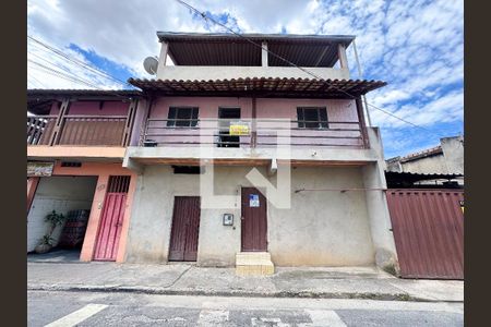 Fachada e placa de casa à venda com 3 quartos, 305m² em Industrial, Contagem