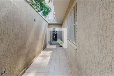 Corredor Lateral de casa à venda com 5 quartos, 170m² em Bosque da Saúde, São Paulo