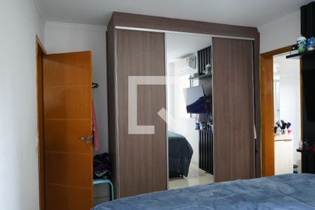 Quarto 1 de casa de condomínio à venda com 3 quartos, 217m² em Vila Bertioga, São Paulo