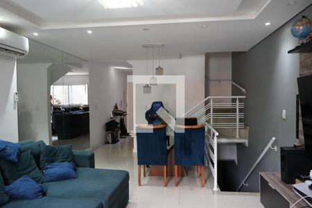 Sala de casa de condomínio à venda com 3 quartos, 217m² em Vila Bertioga, São Paulo