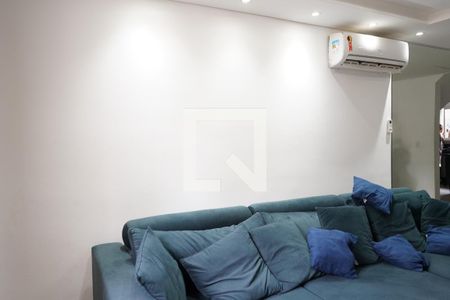 Sala de casa de condomínio à venda com 3 quartos, 217m² em Vila Bertioga, São Paulo