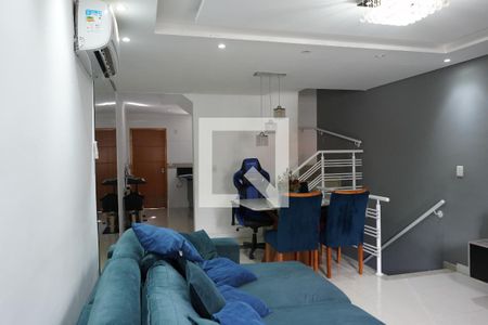 Sala de casa de condomínio à venda com 3 quartos, 217m² em Vila Bertioga, São Paulo