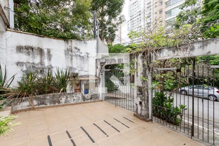 Garagem de casa à venda com 3 quartos, 130m² em Campo Belo, São Paulo