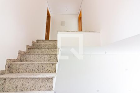 Escada de casa à venda com 2 quartos, 73m² em City Bussocaba, Osasco