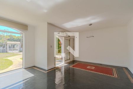 Sala de casa à venda com 3 quartos, 160m² em Guarujá, Porto Alegre