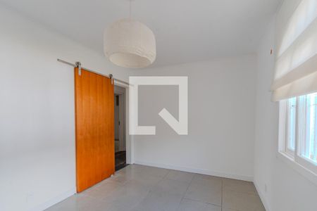 Quarto 1 de casa à venda com 3 quartos, 160m² em Guarujá, Porto Alegre