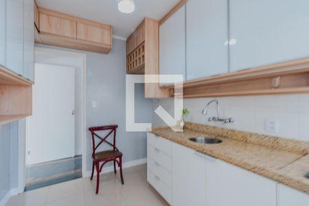 Cozinha de casa para alugar com 3 quartos, 160m² em Guarujá, Porto Alegre
