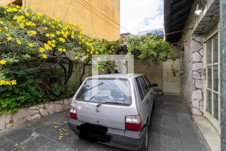 Garagem de casa para alugar com 3 quartos, 384m² em Carlos Prates, Belo Horizonte