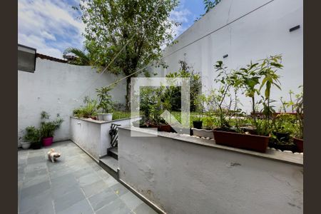 Quintal e Jardim de casa à venda com 3 quartos, 280m² em Jardim Alto Pedroso, São Paulo
