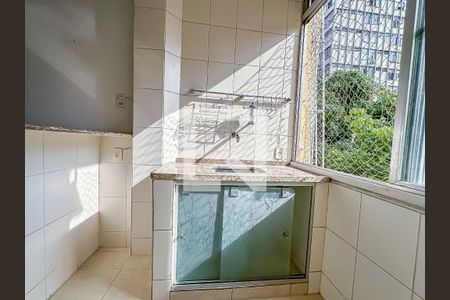 Cozinha de kitnet/studio para alugar com 1 quarto, 24m² em Catete, Rio de Janeiro