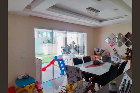 Casa de Condomínio à venda com 3 quartos, 300m² em Vargem Grande, Rio de Janeiro