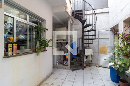 Quintal da Entrada de Serviço de casa à venda com 3 quartos, 300m² em Pompeia, São Paulo